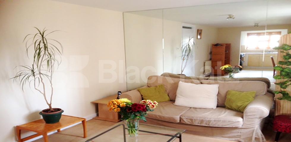 			UNDER OFFER , 1 Bedroom, 1 bath, 1 reception Flat			 Gainsborough Court, Lime Grove, Shepherds Bush